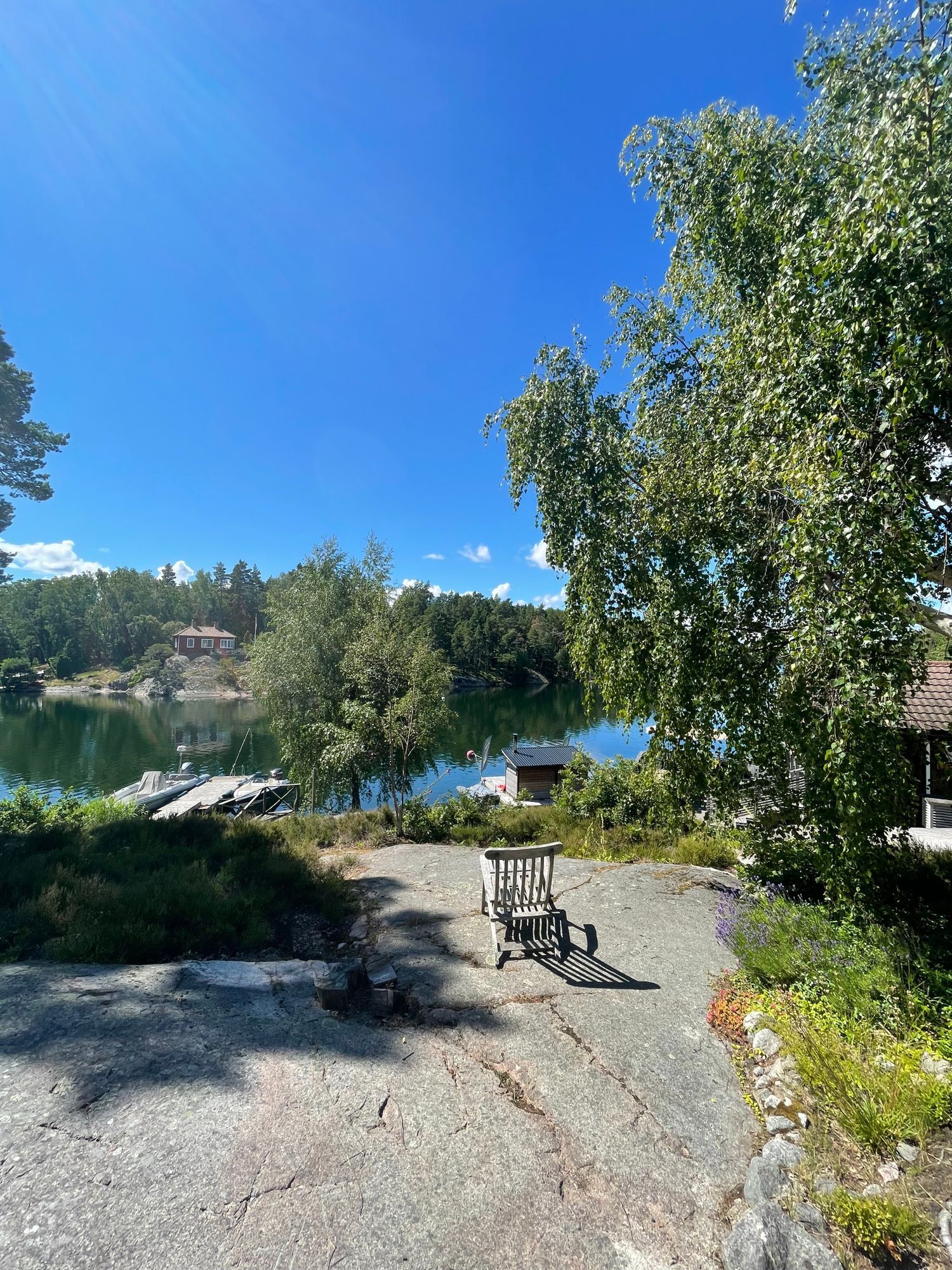 Unikt semesterparadis på sjötomt med egna bryggor – bild 17 av 17
