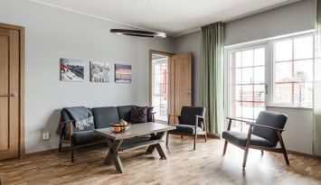 Björnrike — Intill barnområdet — Fri Elbilsladdare