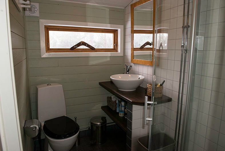 CHARMIGT TIMMERHUS I STOCKHOLMS SKÄRGÅRD – bild 15 av 22