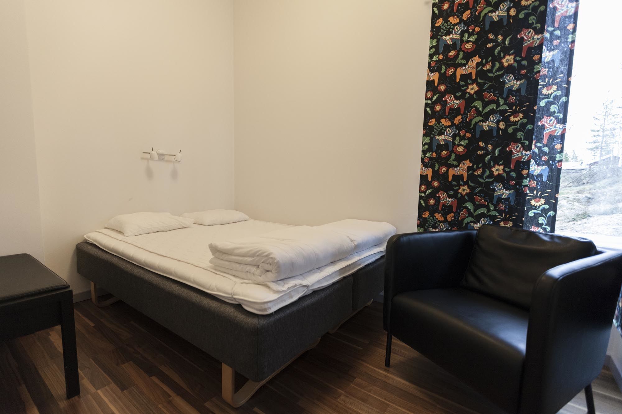 Kläppbacken övre. 12 bädds stugor m jacuzzibad mm – bild 12 av 15