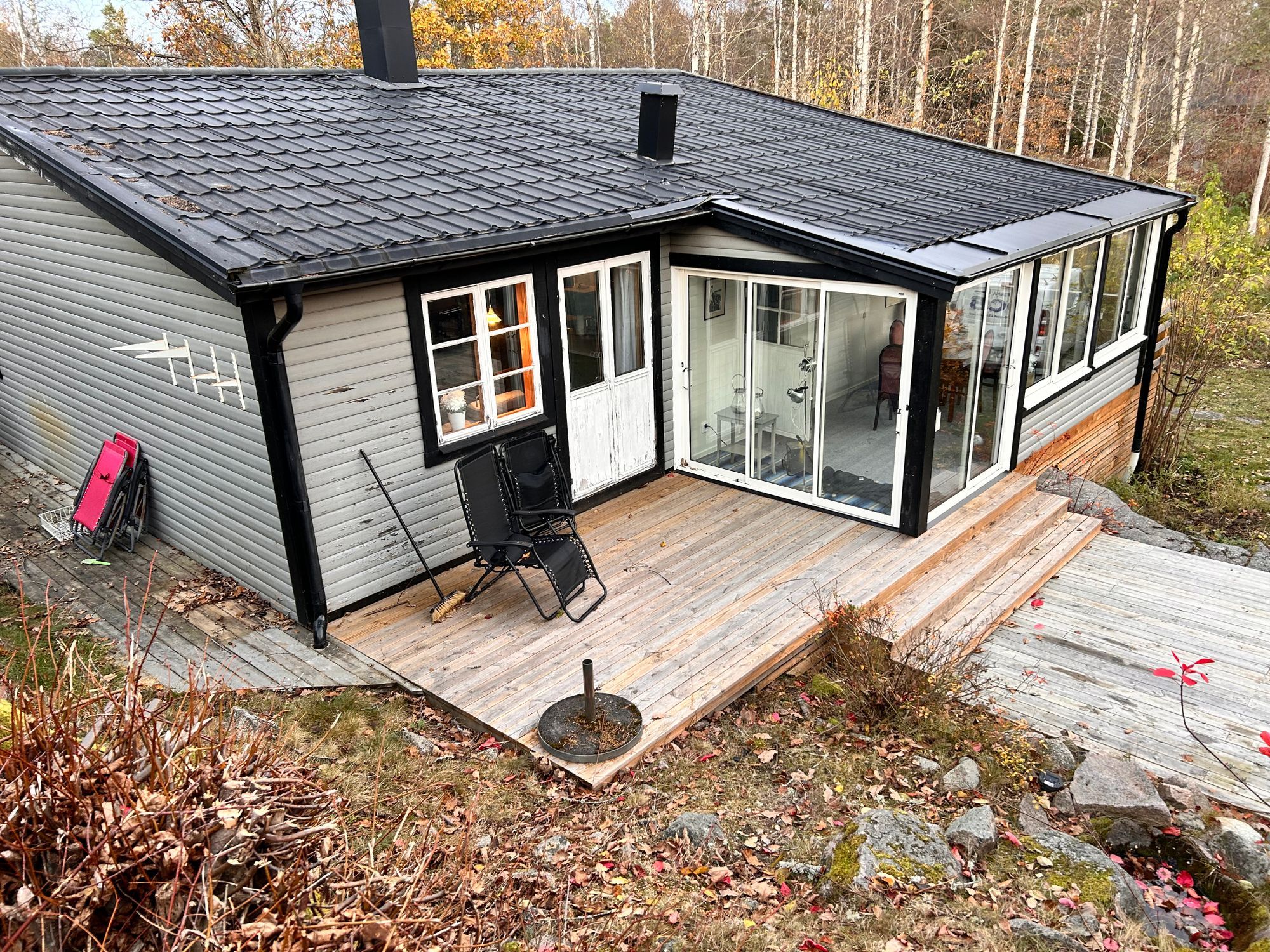 Strandnära stuga i naturskön miljö – bild 2 av 24