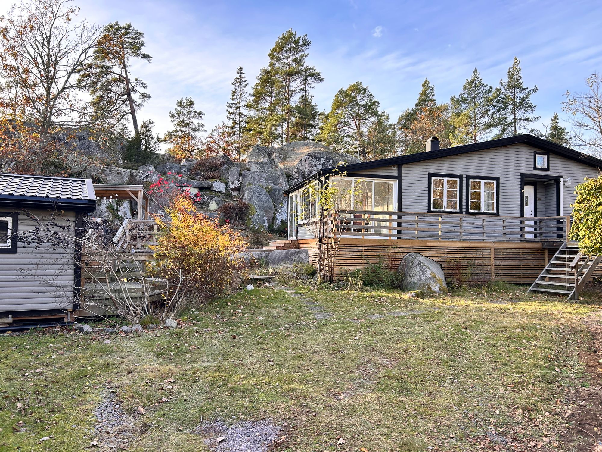 Strandnära stuga i naturskön miljö – bild 5 av 24