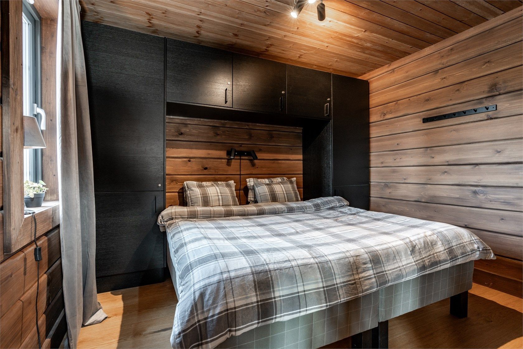 Lyxig Lodge vid golfbanan altan sydväst och bastu! – bild 22 av 24