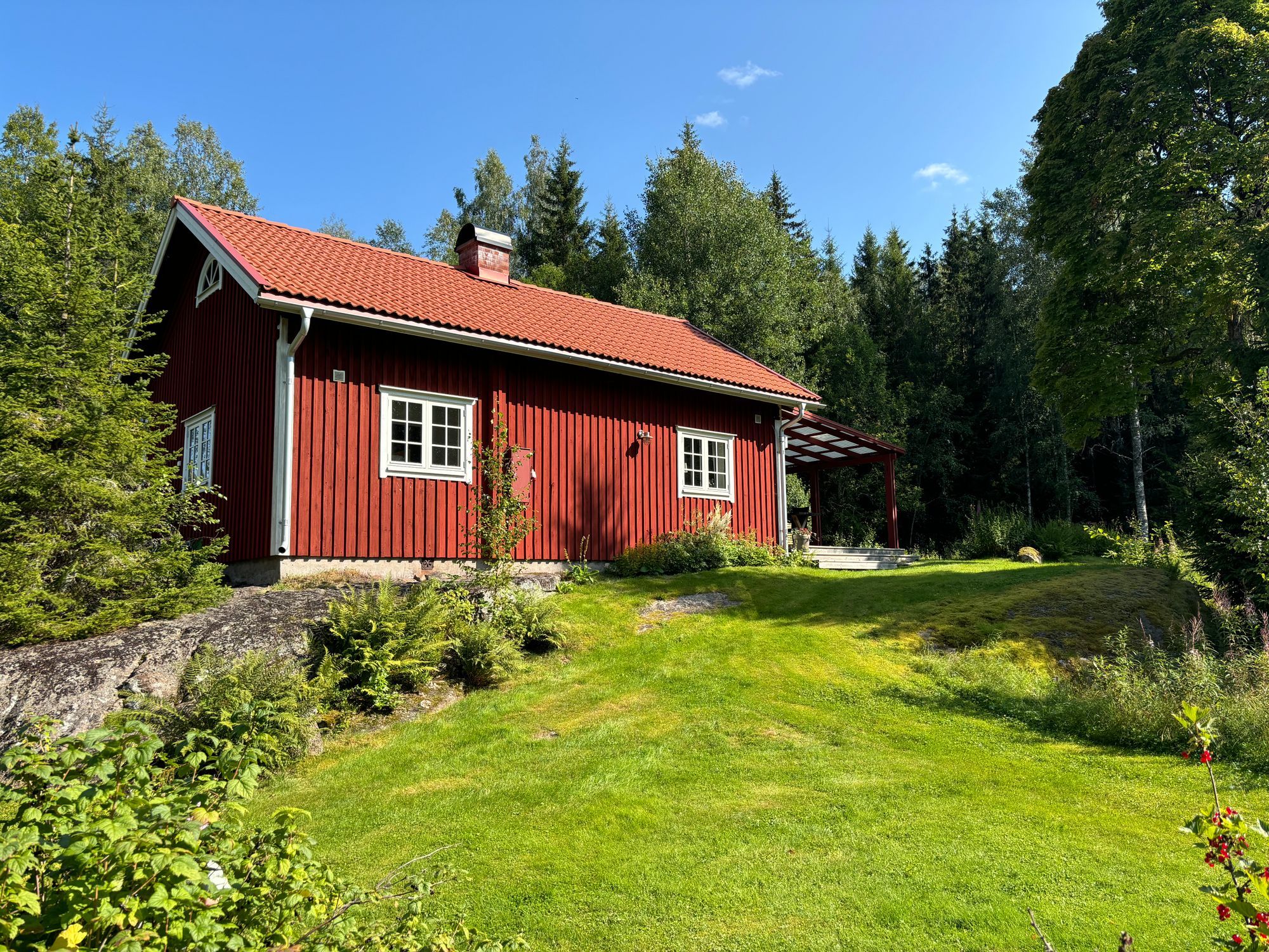 Stuga med närhet till vandring, bad & fiske. – bild 3 av 24