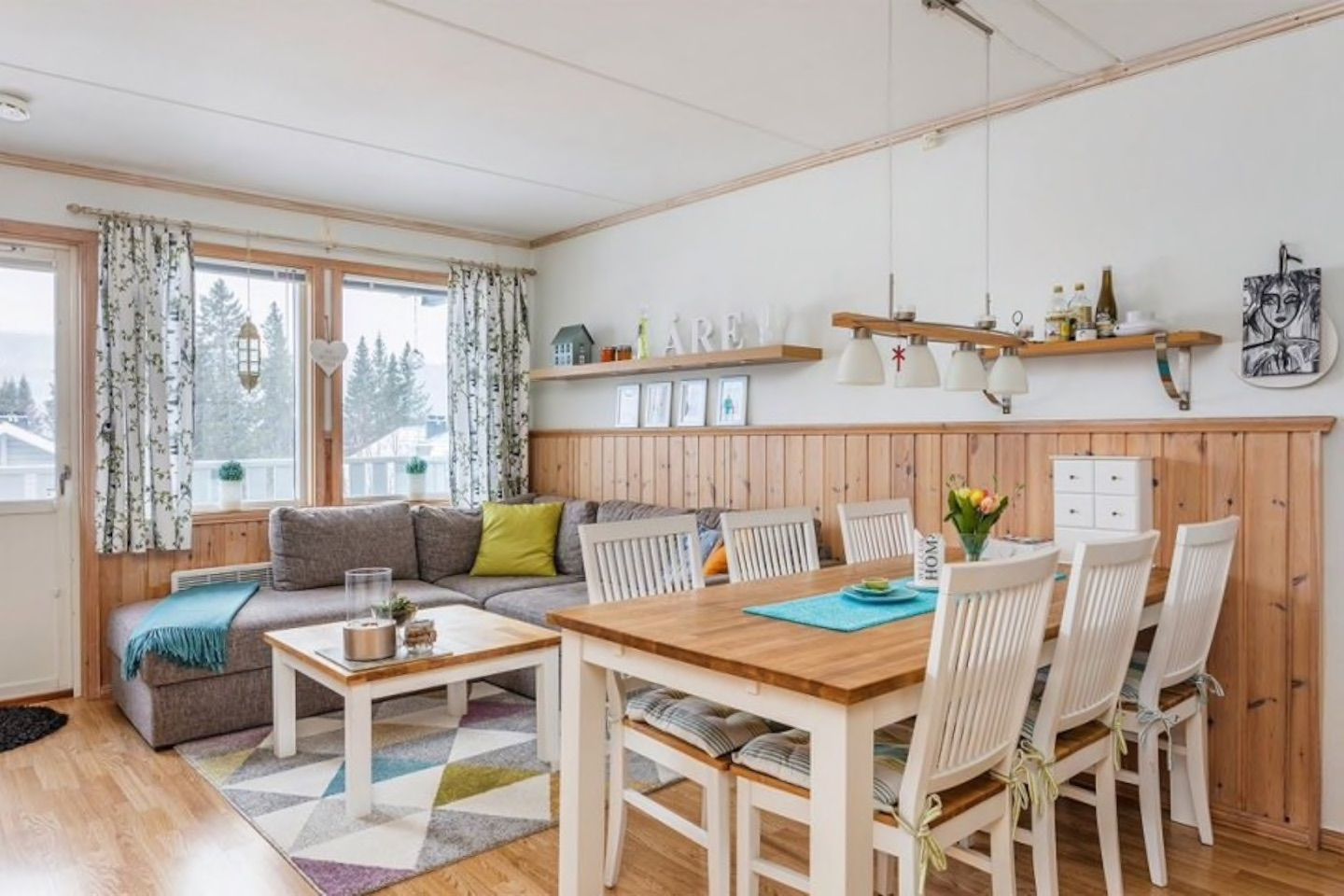 Fin lägenhet med ski-in, nära affär och resturang – bild 2 av 15