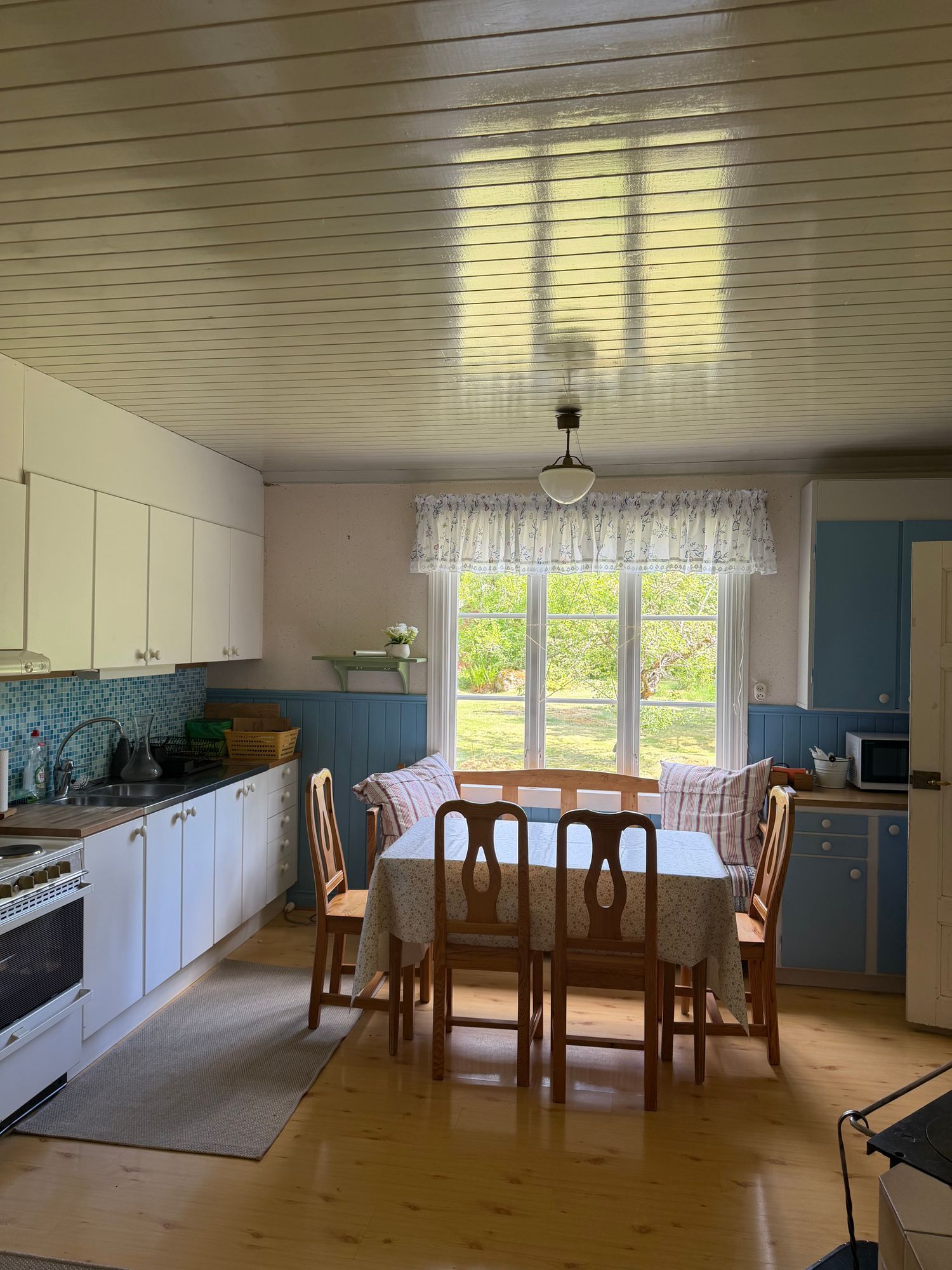 Charmig stuga i naturskönt och enskilt läge