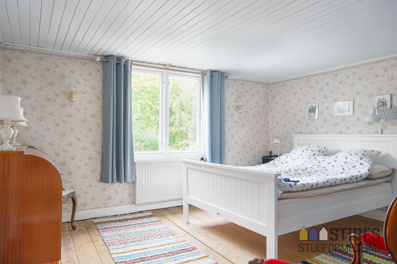 Familjevänligt rymligt hus vid sjö och skog. – bild 20 av 24