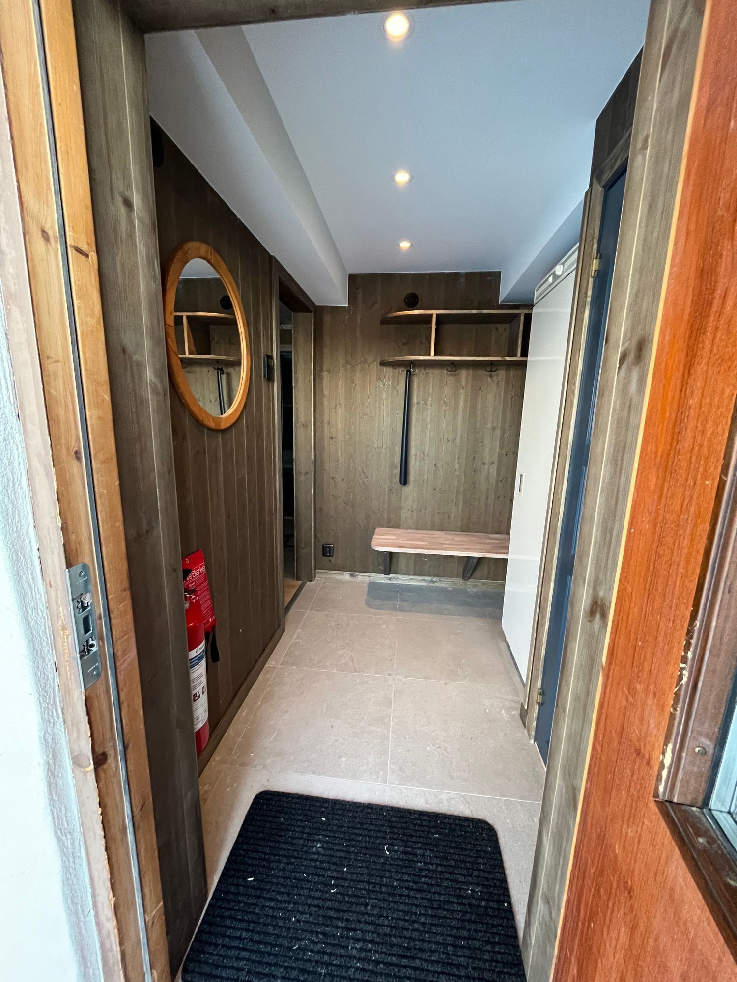 Nyrenoverad med västervy vid längdspåret (Anv) – bild 4 av 14