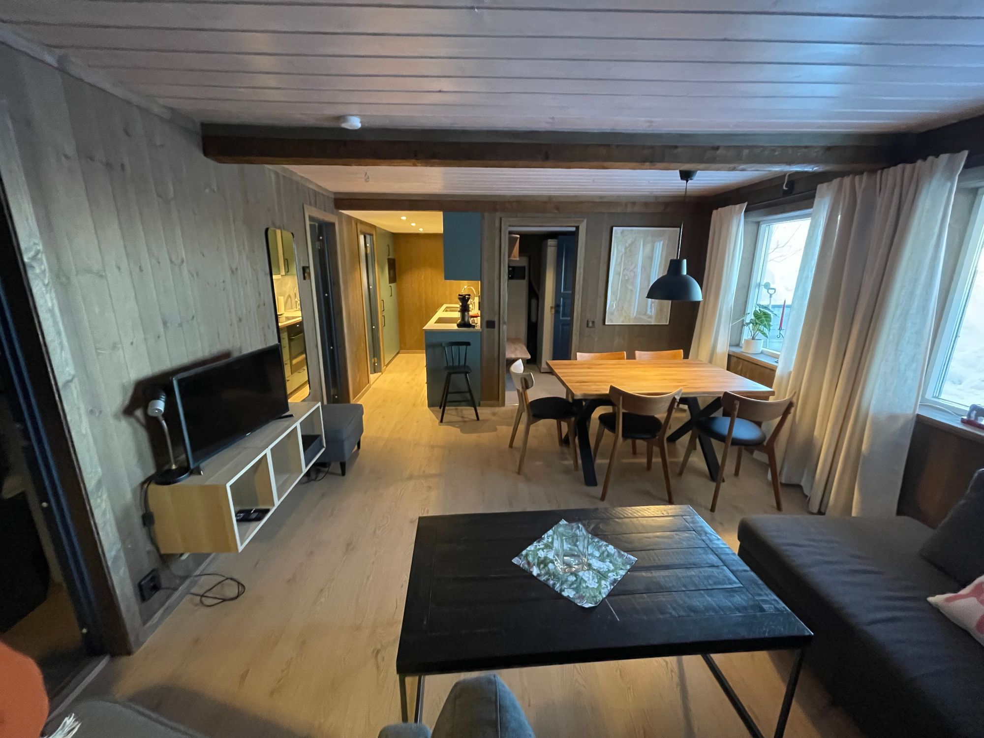 Nyrenoverad med västervy vid längdspåret (Anv) – bild 7 av 14