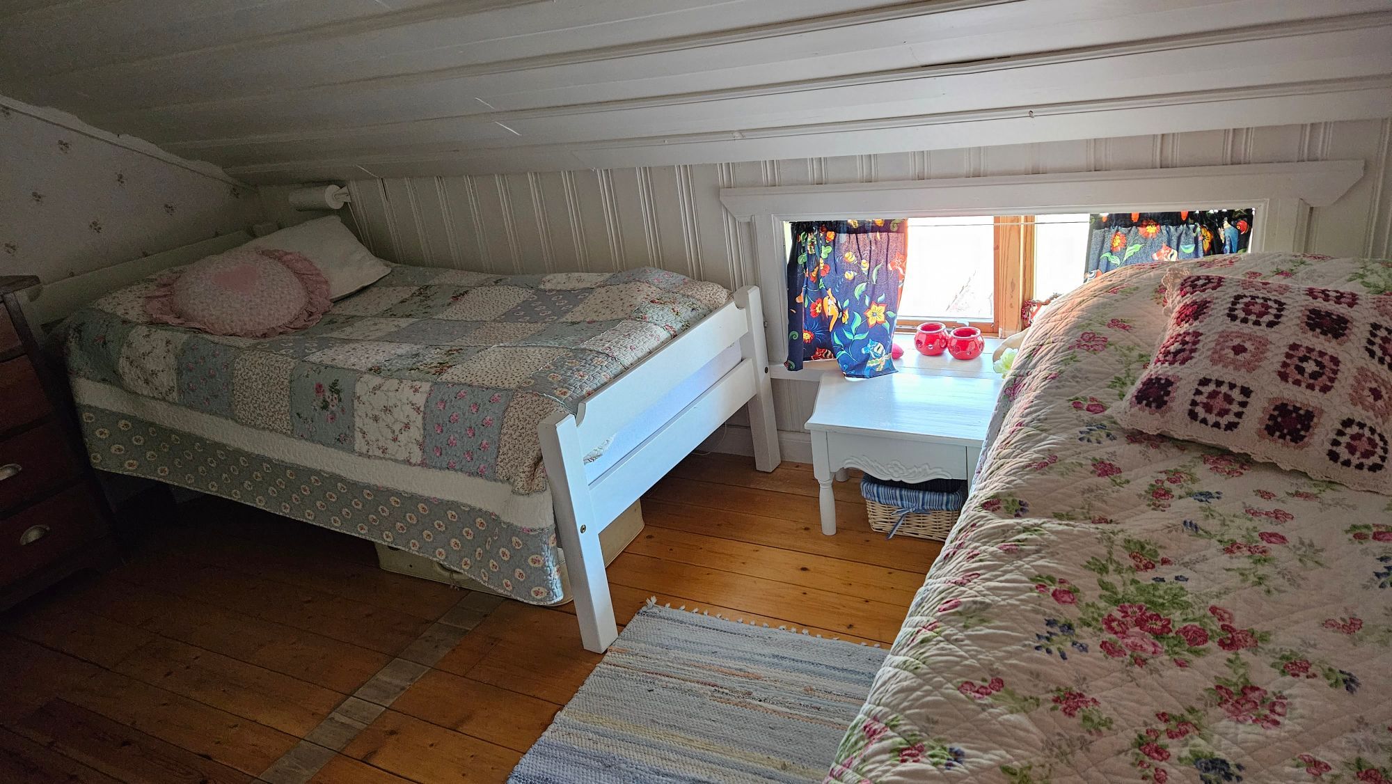 Charmig stuga vid vattnet i Gesunda – bild 20 av 24