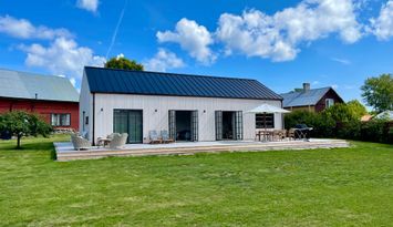 Modernt sommarhus i hjärtat av Ljugarn, Gotland