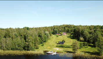 Här saktar tiden ner – din drömstuga vid vattnet