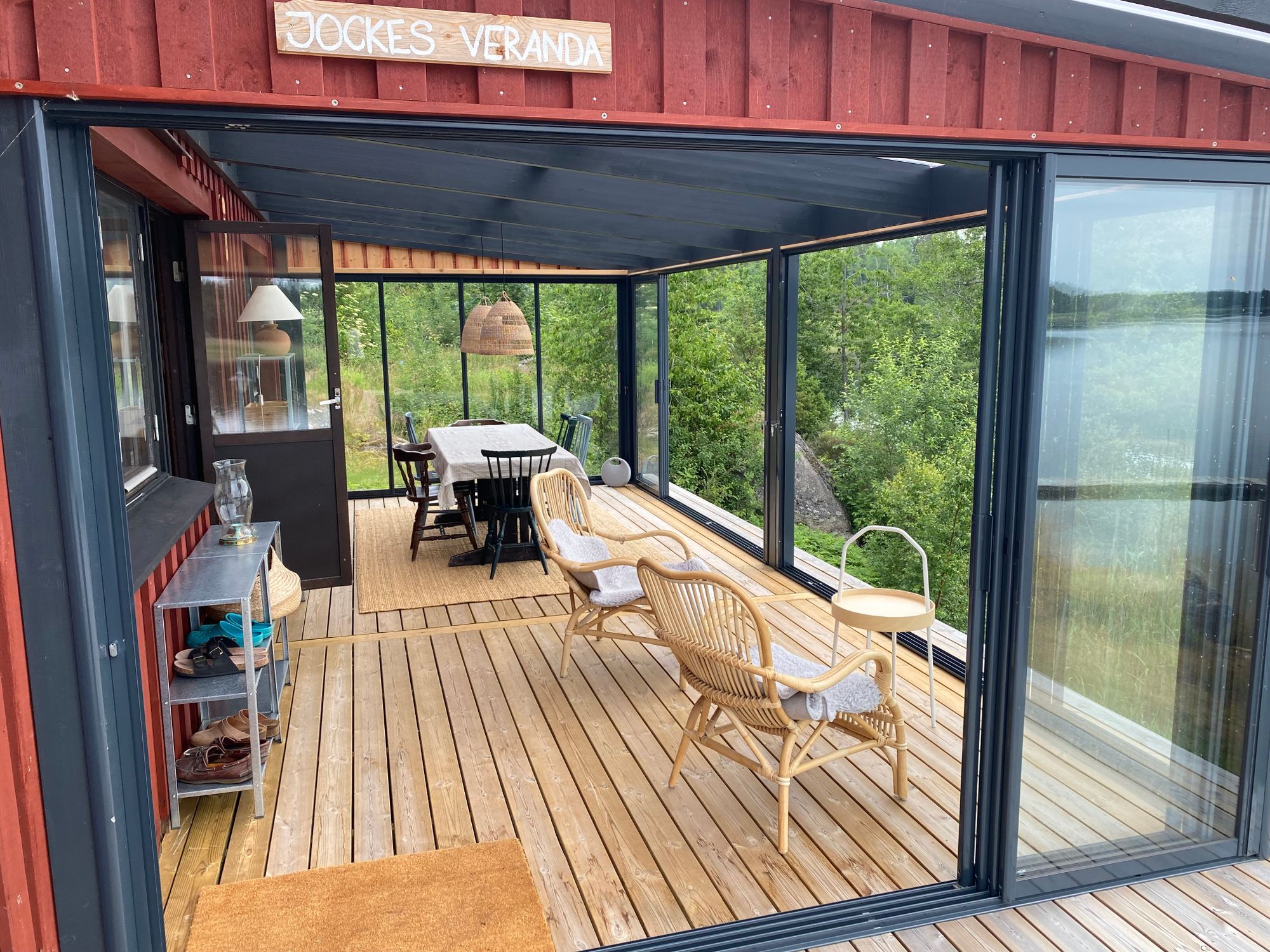 Hus med sjötomt och egen brygga, Vätterns strand – bild 8 av 24