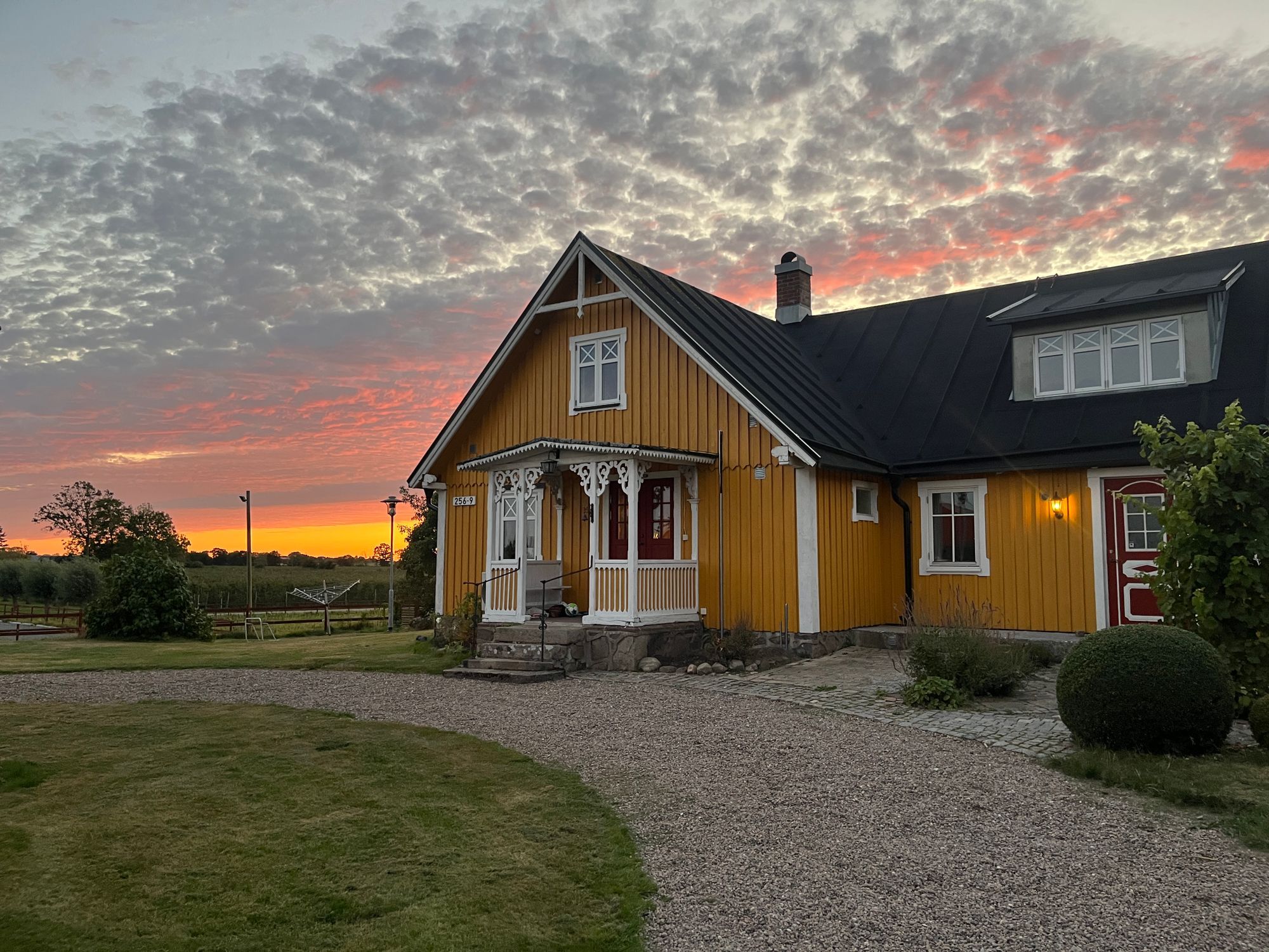 SOLHAGEN - Kullahalvön lantligt nära hav och natur – bild 16 av 24