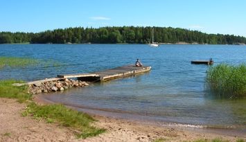 Skärgårdsstuga på ön Klyppingen väster om Furusund