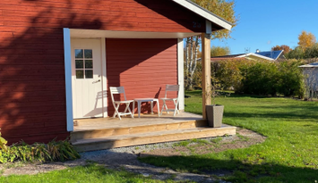 Mysig stuga 100m från stranden.