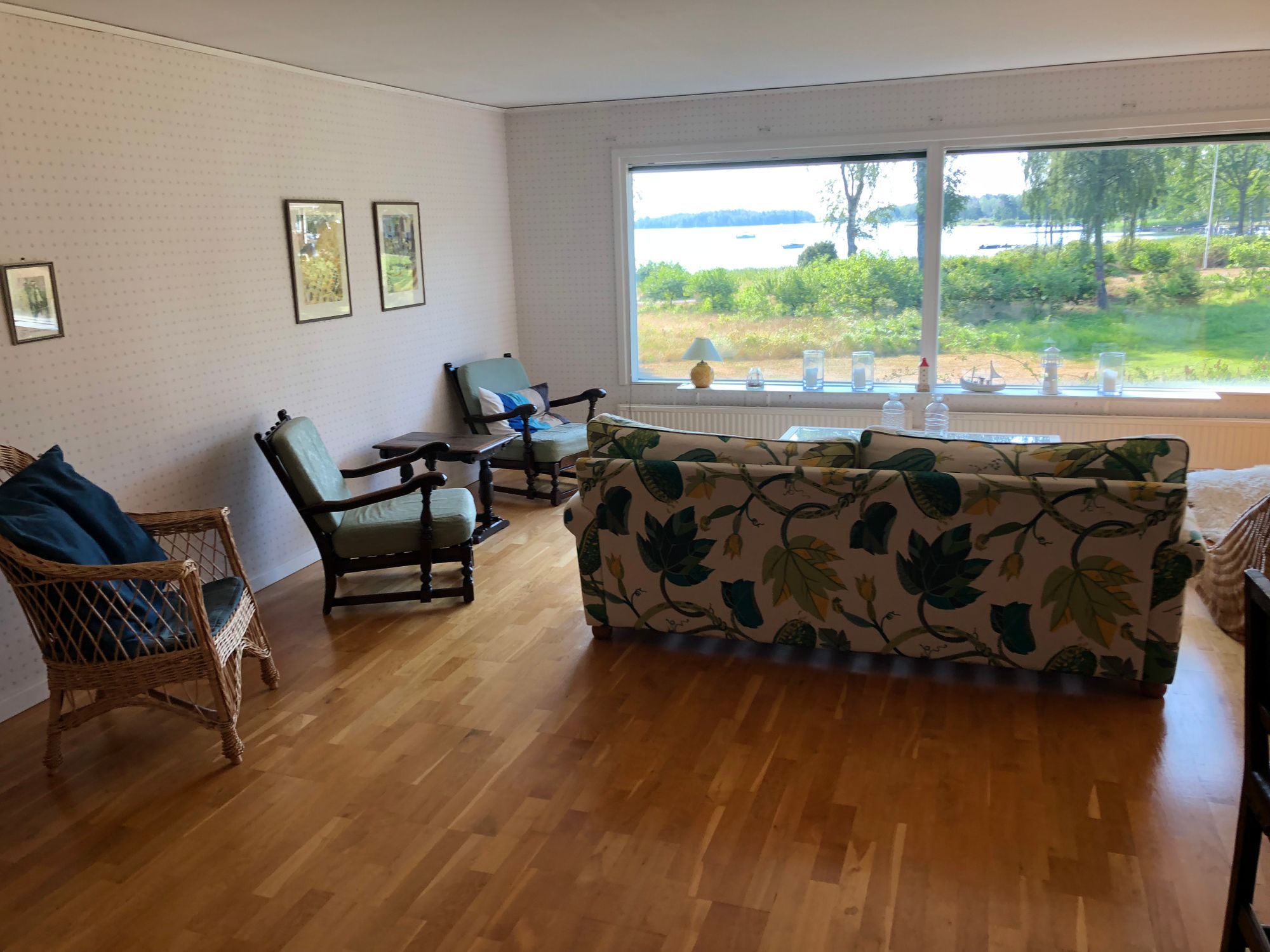 Rymligt skärgådshus med panoramautsikt över havet – bild 9 av 19