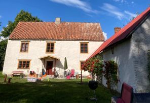 Charmig äldre gotlandsgård på södra Gotland