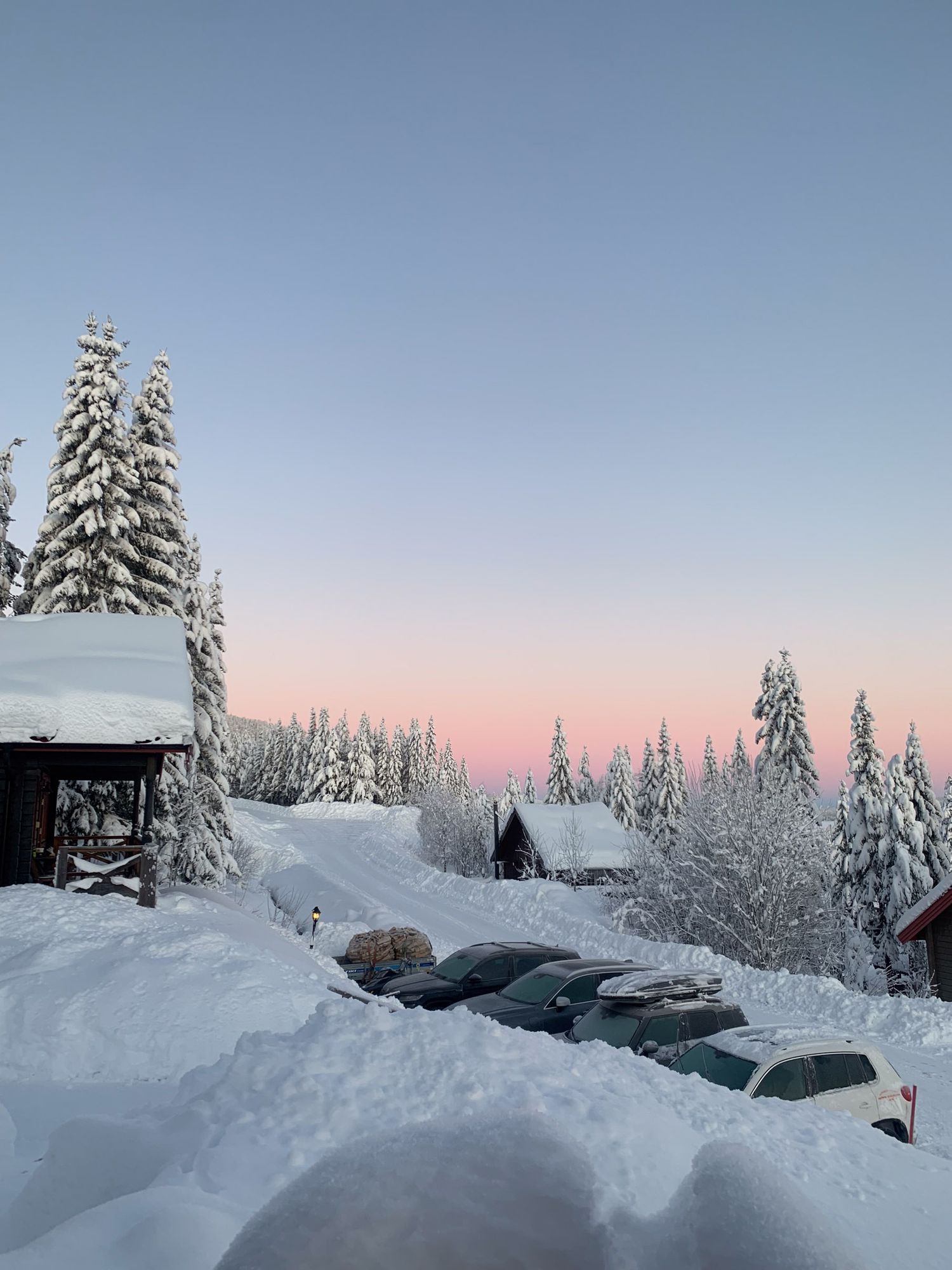 Bo i backen – stor fjällstuga i Klövsjö m. bastu – bild 3 av 24