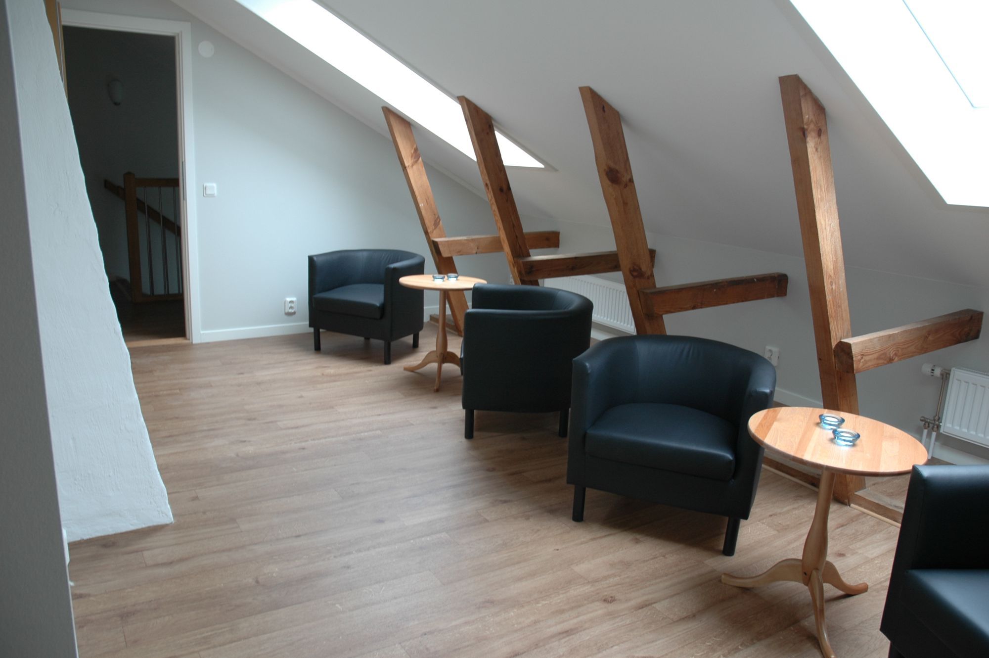Villa Kustvägen - Stort semesterhus nära havet – bild 13 av 24