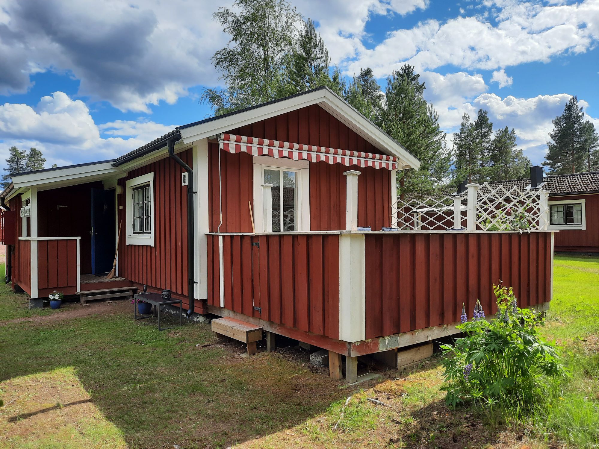 Mysig stuga på Sollerön🏡 250 m till Morgondoppet! – bild 7 av 24
