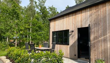 Mysig nybyggd lägenhet nära havet