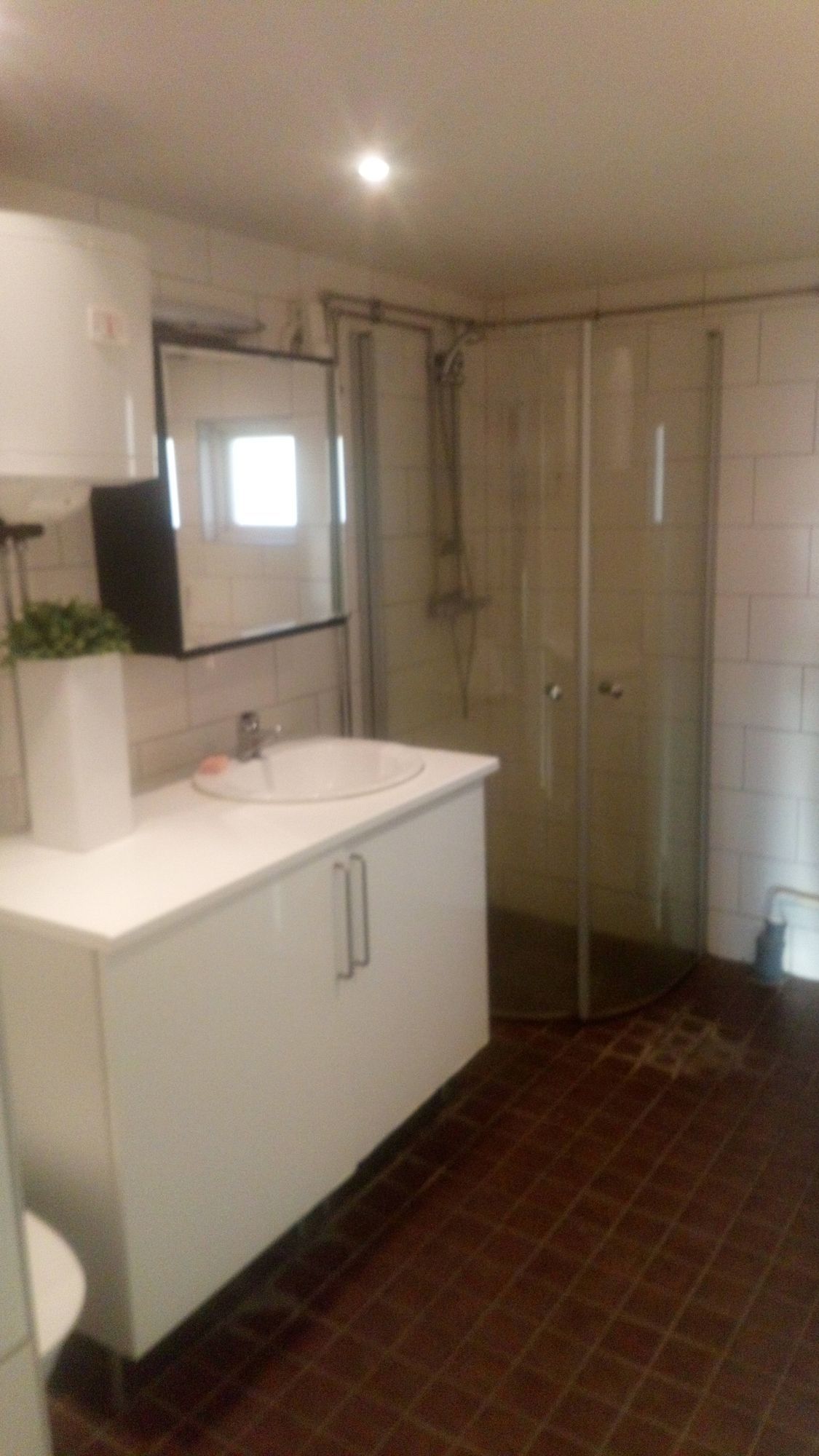 Mysigt litet hus på vikbolandet – bild 3 av 11