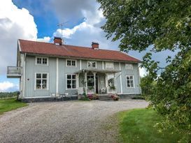 Stort lantligt hus i Gryts Skärgård, Valdemarsvik
