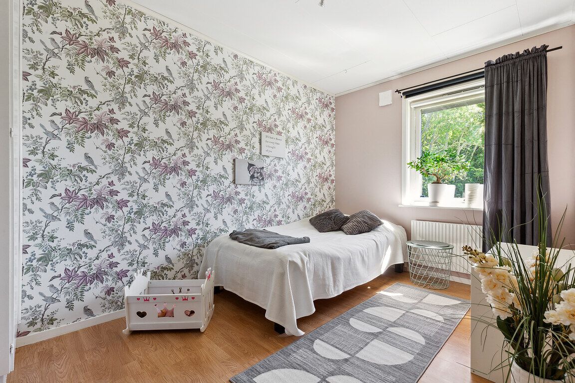 Mysig stuga nära natur och bad – bild 6 av 6