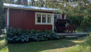 Mysig stuga på naturtomt