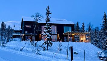 Ripvillan 9+2 med panoramautsikt och spa