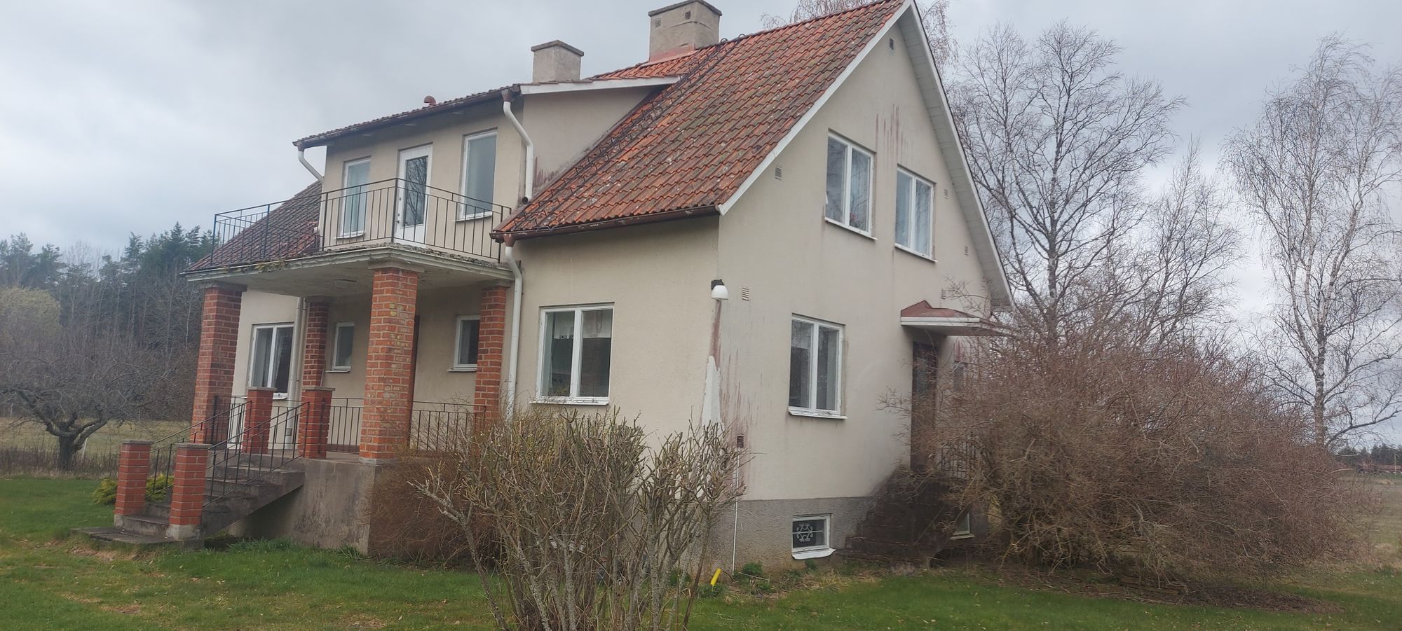 Stort hus på gård i St Anna skärgård