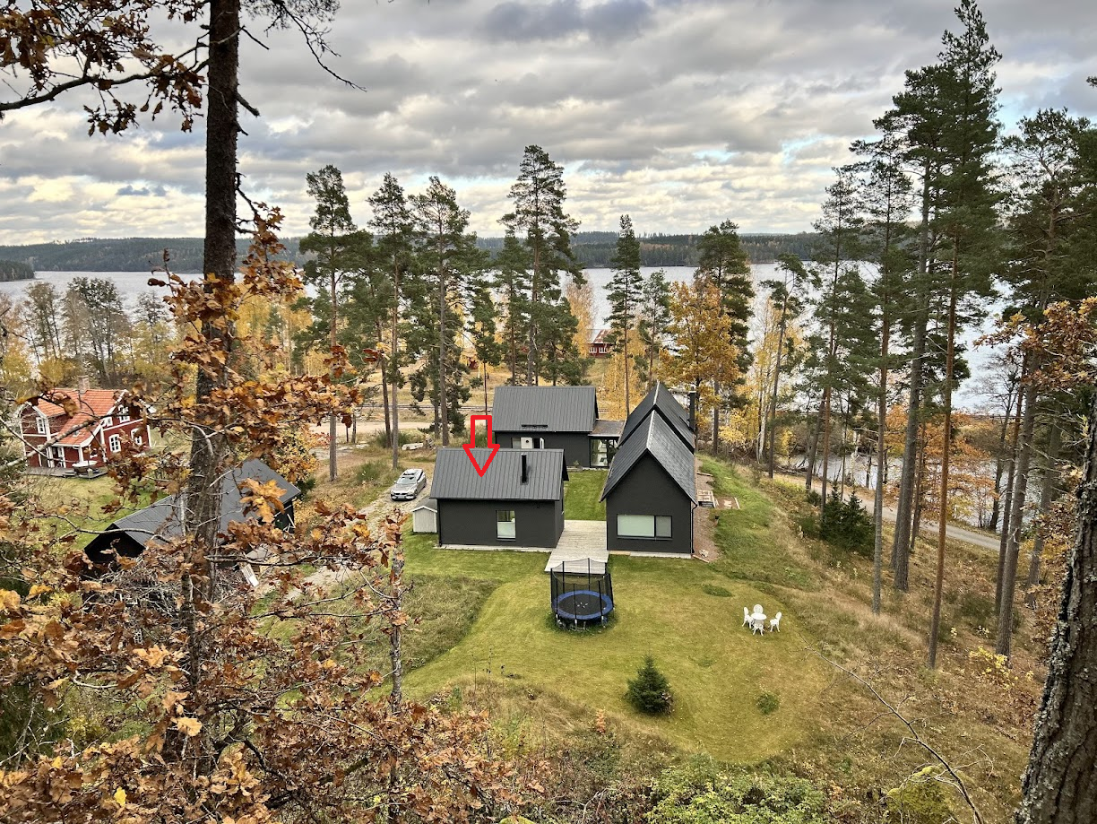 Sjönära gästhus i Verveln – bad 100 m bort
