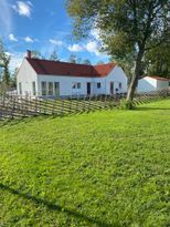 Villa med 12 bäddar och pool i Gnisvärd!