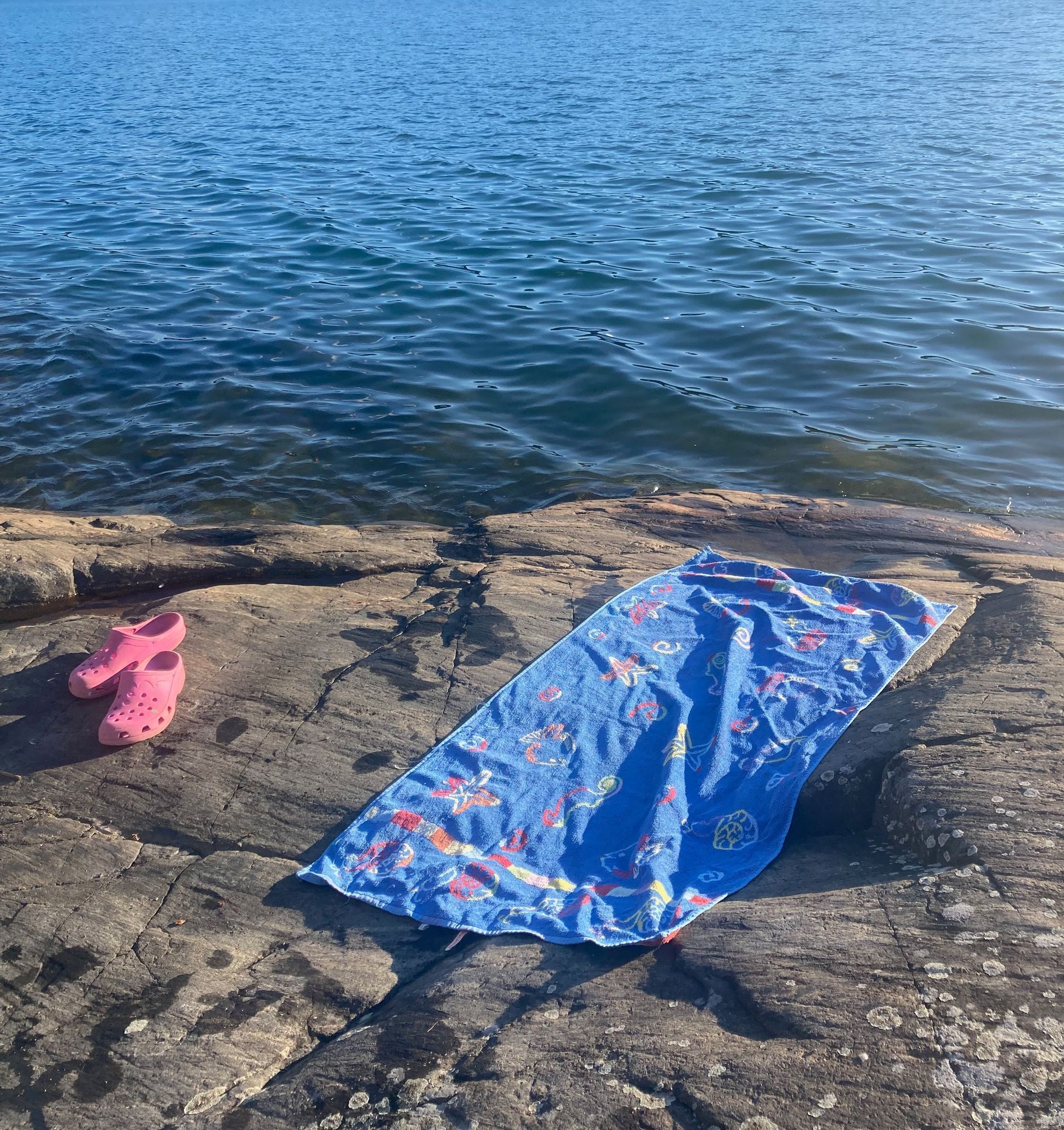 Stuga på berghällarna vid Valdemarsviken – bild 17 av 17