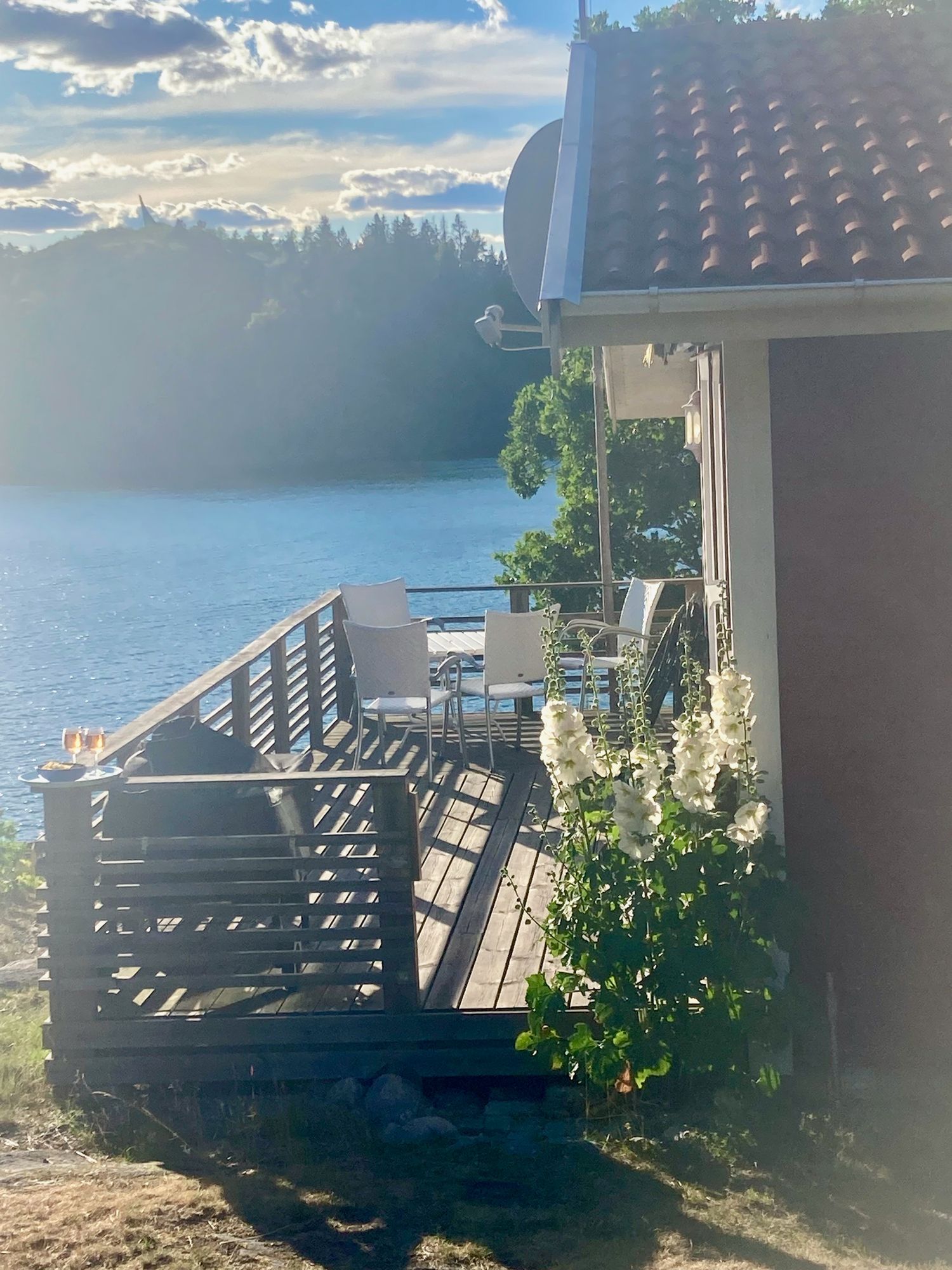 Stuga på berghällarna vid Valdemarsviken – bild 16 av 17