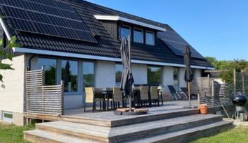 Stor villa med centralt avskilt läge i Borgholm