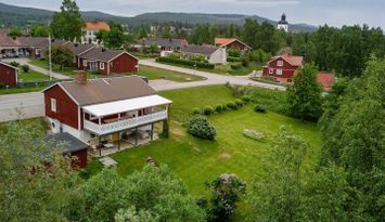 Mysigt hus för två familjer i hjärtat av Järvsö