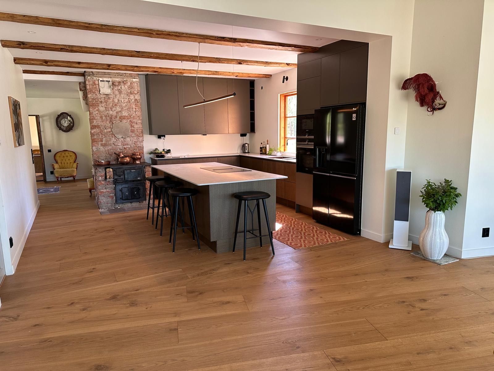 Panorama över sjön med egen brygga – bild 9 av 24