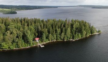 Egen ö, unik stuga, båt (motor), vedbadkar