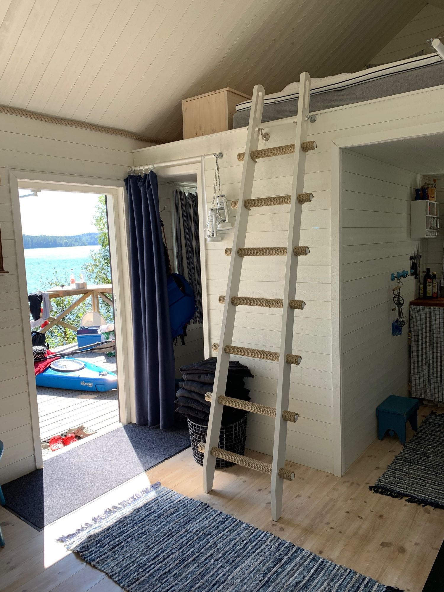 Egen ö, unik stuga, båt (motor), vedbadkar – bild 5 av 24