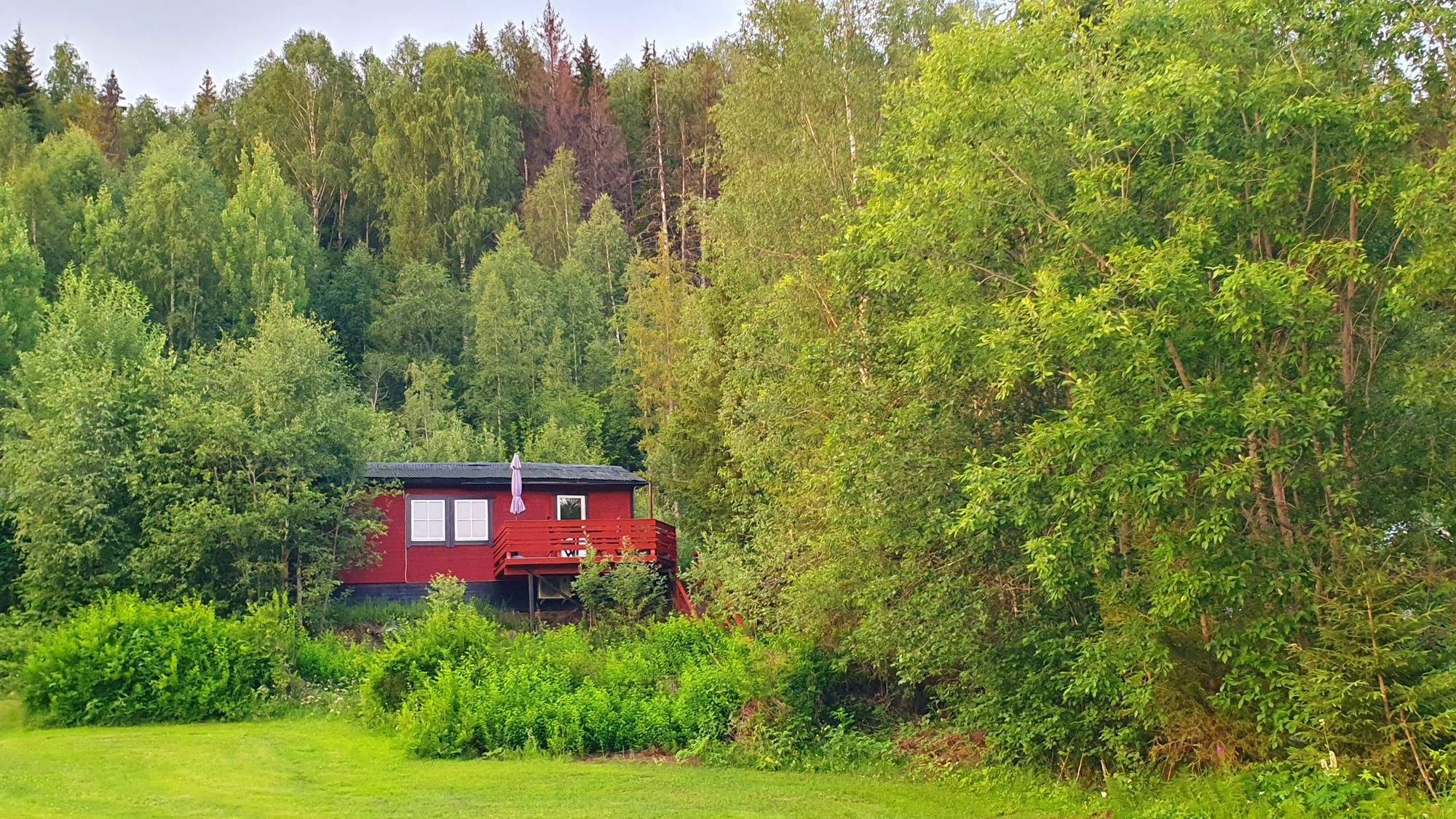 Svensk stuga - 'Björn' - vackert belägen