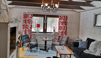 Stuga nära populär badsjö