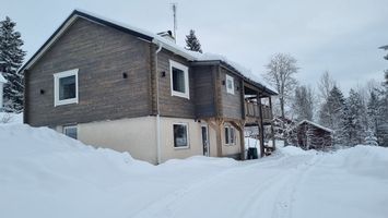 Fantastisk 10+2 bädds stuga i Hälsingland, Los!