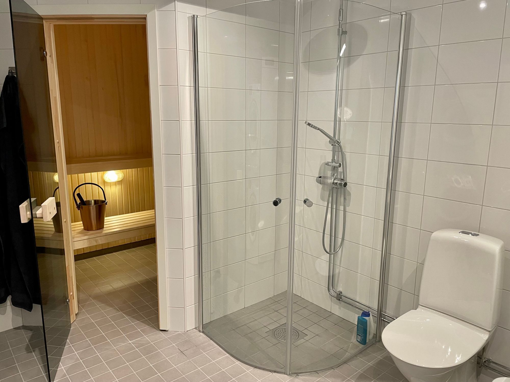 Ljus modern lägenhet i Storhogna – bild 8 av 12