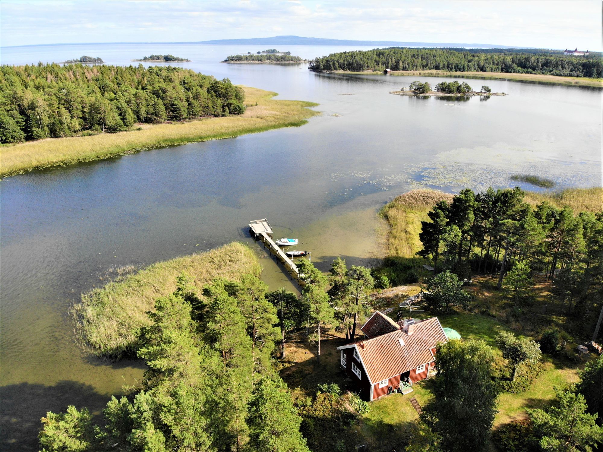 Stuga med Vänerns skärgård som granne – bild 5 av 24