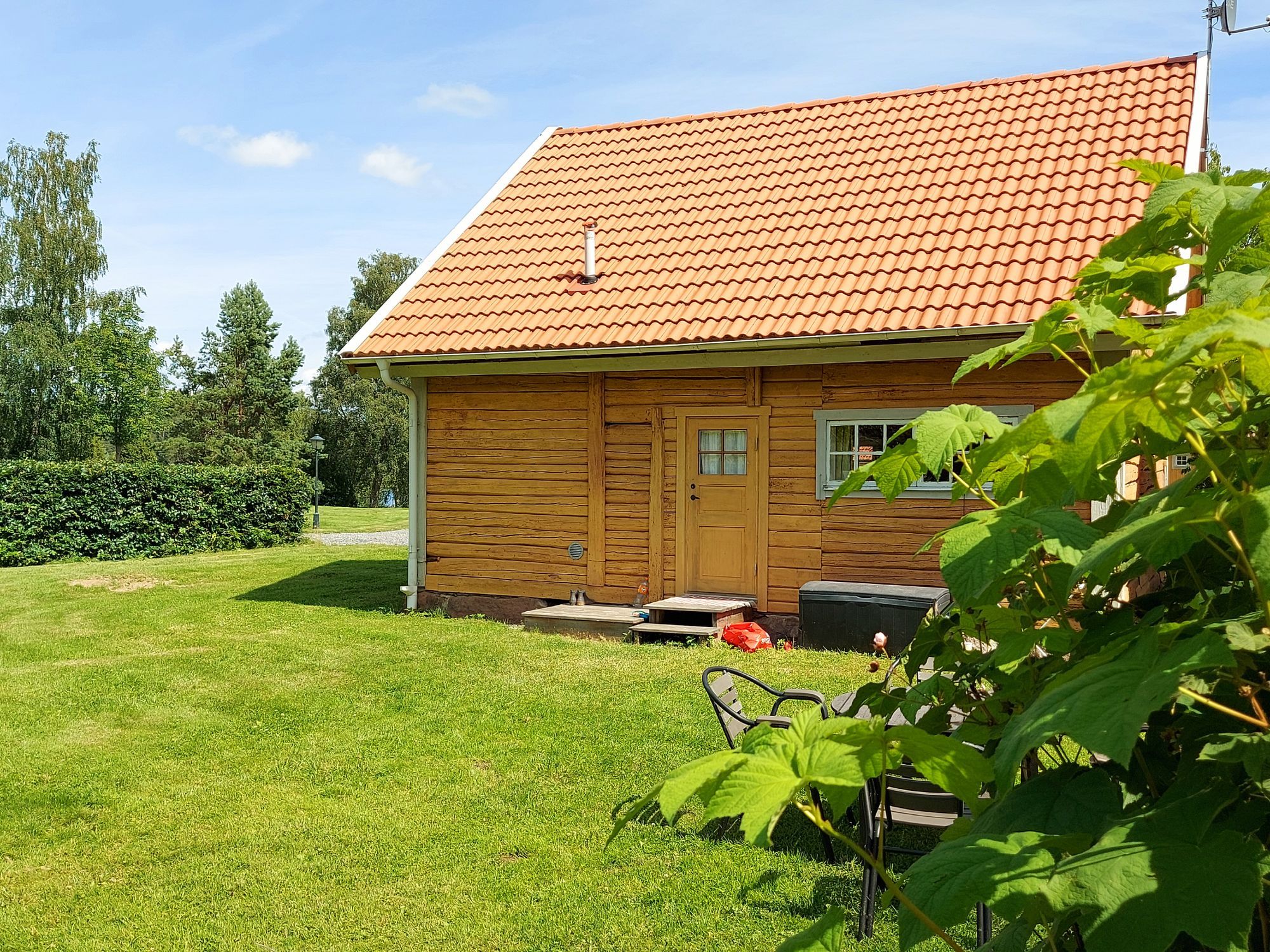 Hus med själ & charm. Egen strand, brygga, båt. – bild 3 av 22