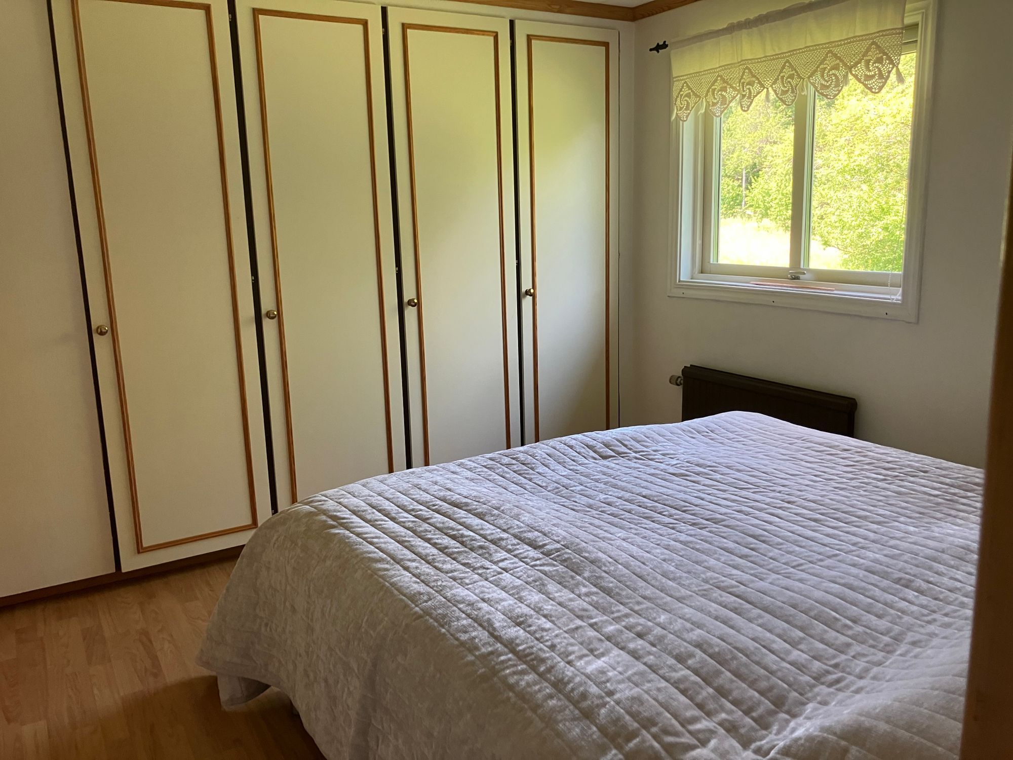 Trivsamt hus på landet - Småländska höglandet – bild 10 av 23