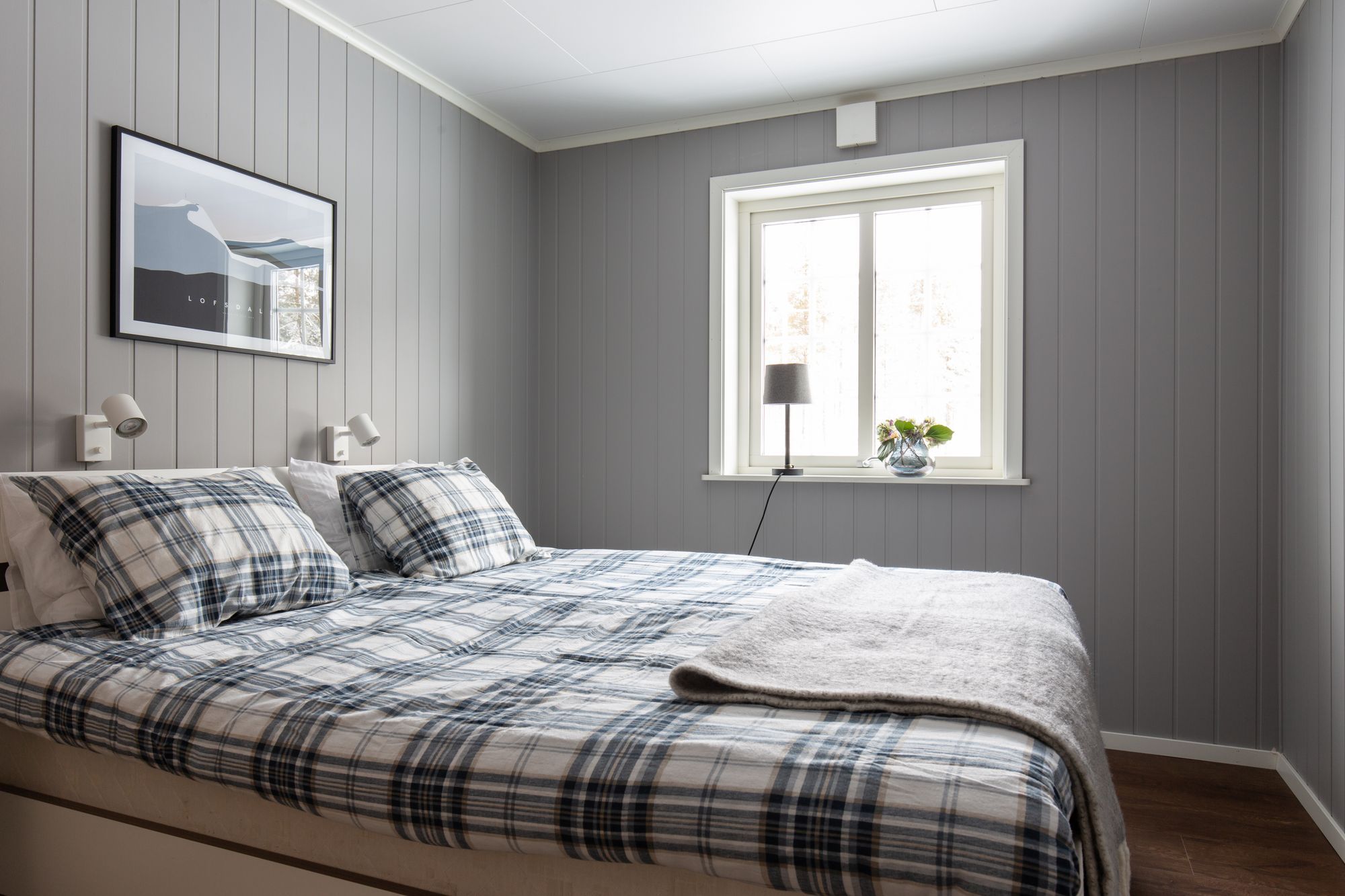 Rymlig och mysig lägenhet med elljusspår utanför – bild 2 av 11