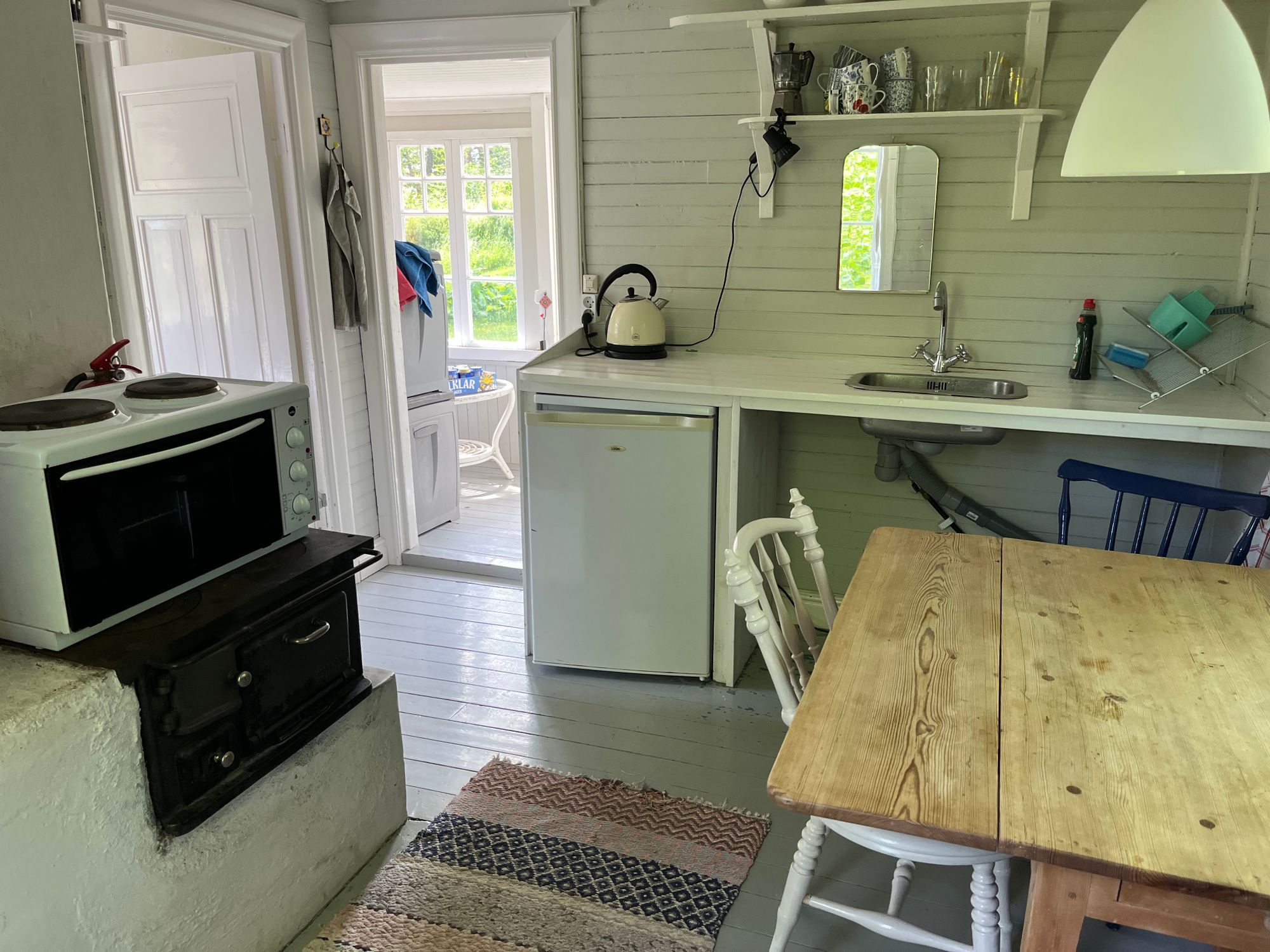 Charmigt torp på vackra Blidö – bild 5 av 10